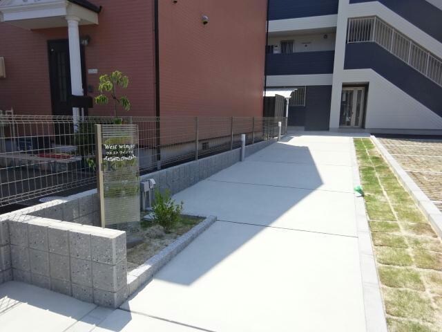 ウエストウイング6の物件外観写真