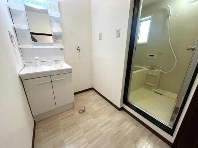 郡山駅 バス20分  行人田下車：停歩3分 2階の物件内観写真