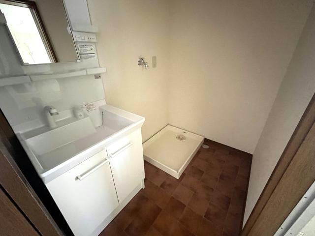 郡山駅 バス14分  菜根1丁目下車：停歩9分 1階の物件内観写真