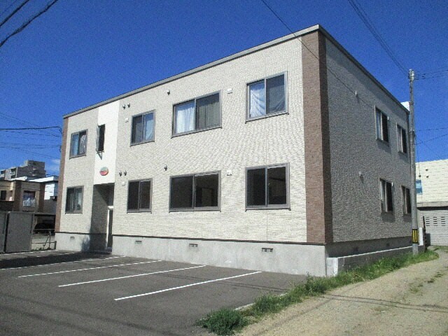 Luna Courtの物件外観写真