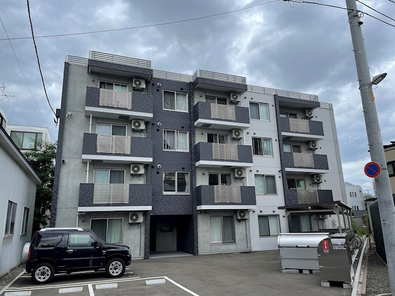 北１３条東駅 徒歩9分の物件外観写真