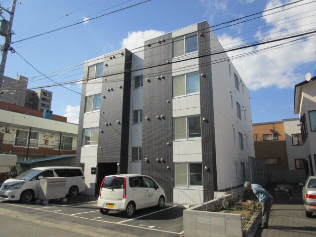 元町駅 徒歩4分 3階の物件外観写真