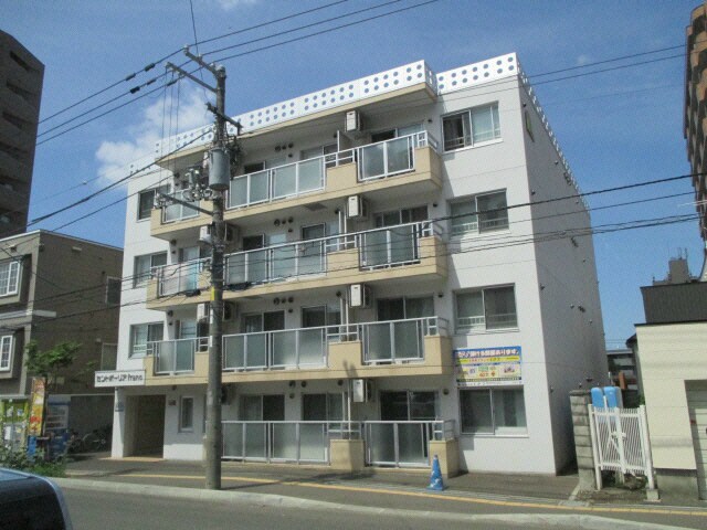 セントポーリアフランの物件外観写真