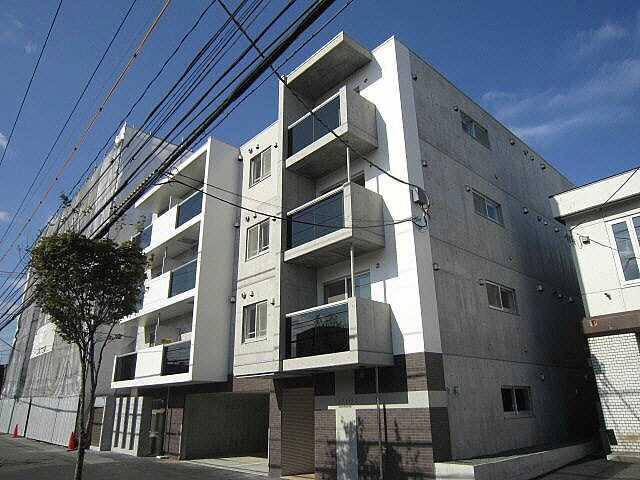 コローレ元町の物件外観写真