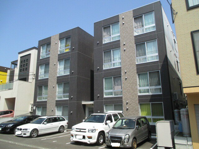 クリスタル・セレニティの物件外観写真