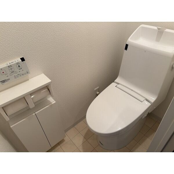 ニューセリーヌの物件内観写真