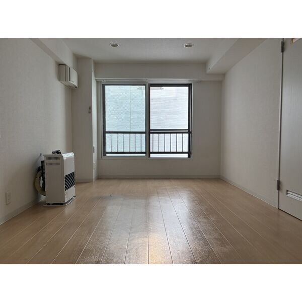 ニューセリーヌの物件内観写真