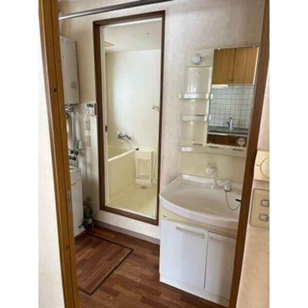 北郷9条8丁目テラスハウスの物件内観写真