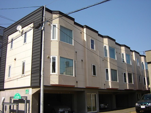 AY七番館の物件外観写真