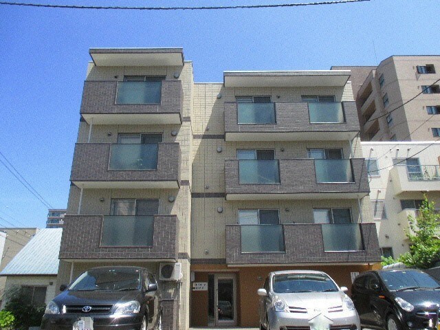 プレイオーネ北13条の物件外観写真