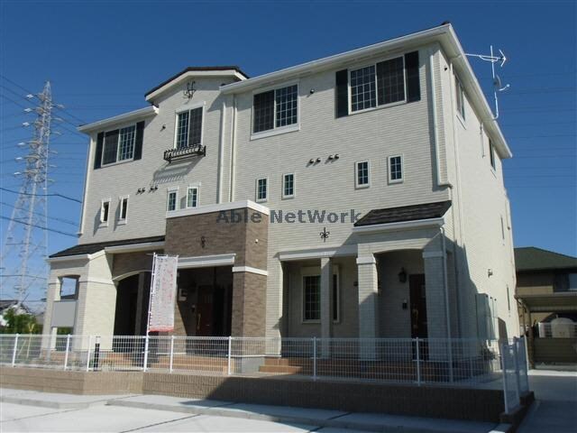 愛知県岡崎市中島東町３丁目の物件外観写真