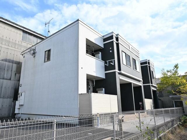 奈良県奈良市北之庄西町１丁目の物件外観写真