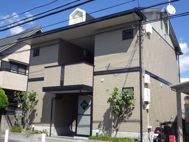 奈良県奈良市三条栄町の物件外観写真