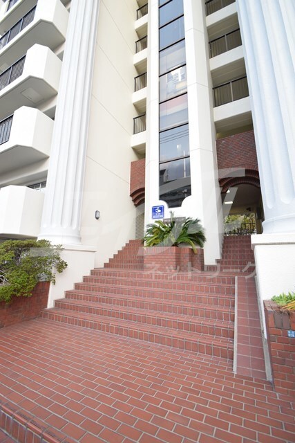 グリースシャトー桃山台の物件外観写真