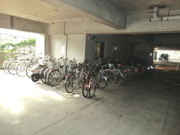 グリースシャトー桃山台の物件外観写真