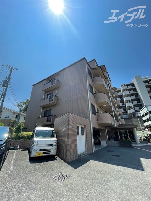 ラフィーネ高塚の物件外観写真