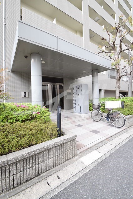 アールエスフラッツの物件外観写真