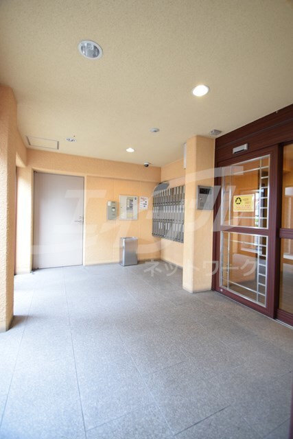 アーデン千里中央の物件外観写真