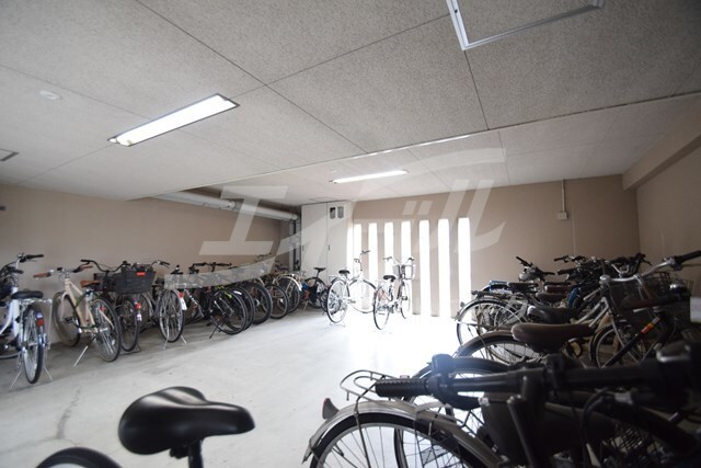 アーデン千里中央の物件外観写真