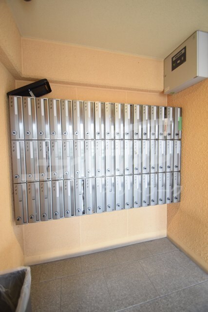 アーデン千里中央の物件外観写真