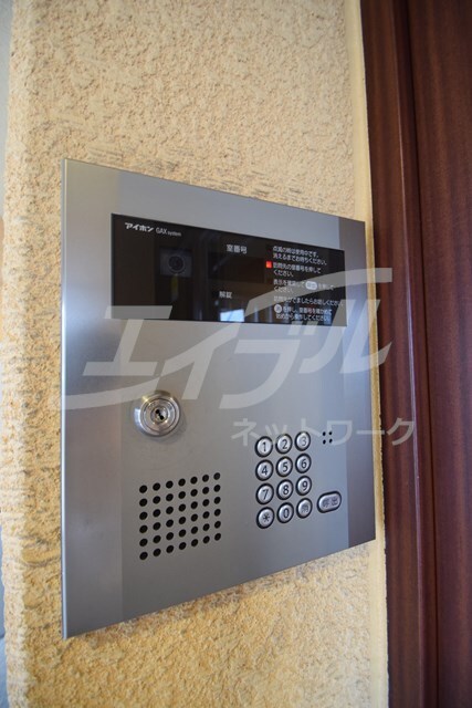 アーデン千里中央の物件外観写真