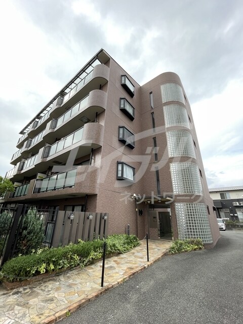 ウエルメゾン江坂の物件外観写真