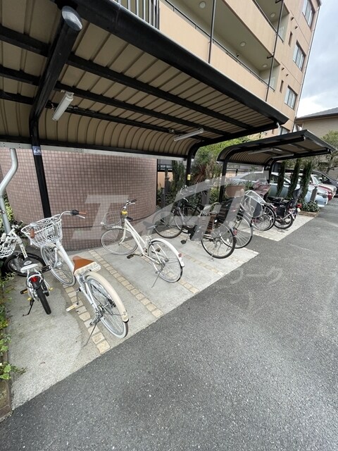 ウエルメゾン江坂の物件外観写真