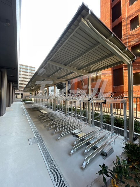 アドバンス江坂ラシュレの物件外観写真