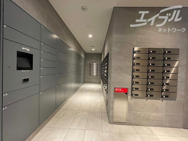 THE MUTUAL 江坂の物件外観写真