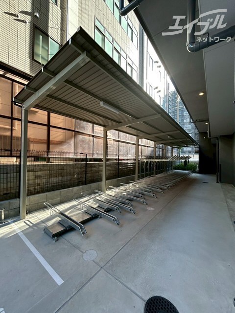 セレニテ江坂エクラの物件外観写真