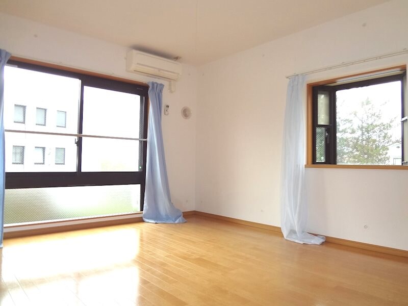 フローラルヒルズの物件内観写真