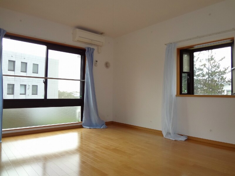 フローラルヒルズの物件内観写真