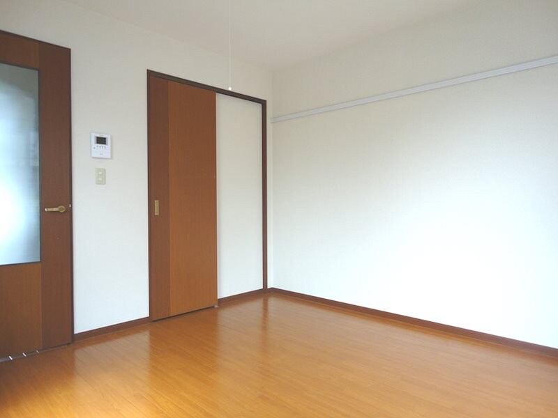 ＳＴＥＰ ＣＯＵＲＴ ＯＮＩＷＡの物件内観写真