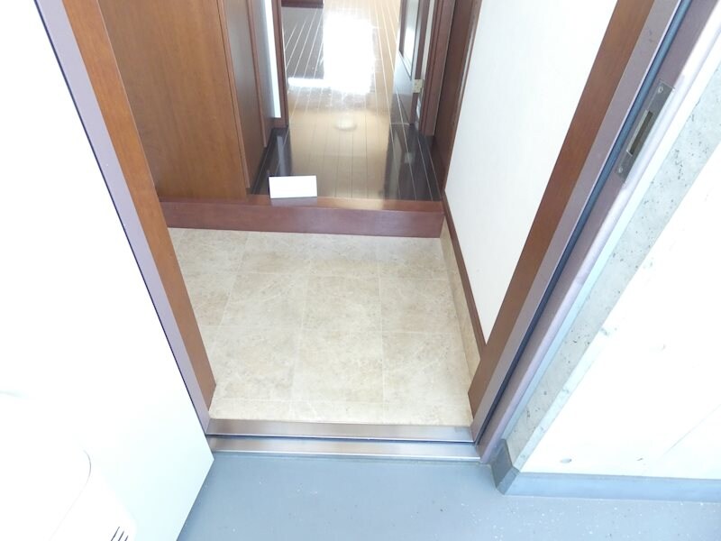 メゾンラサーナの物件内観写真