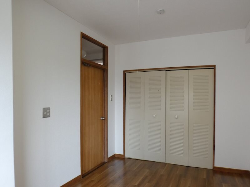 芳川コーポ南棟の物件内観写真