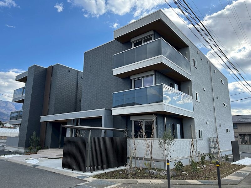 THREEの物件外観写真