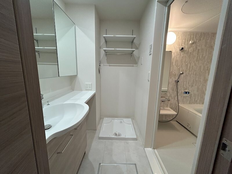 THREEの物件内観写真