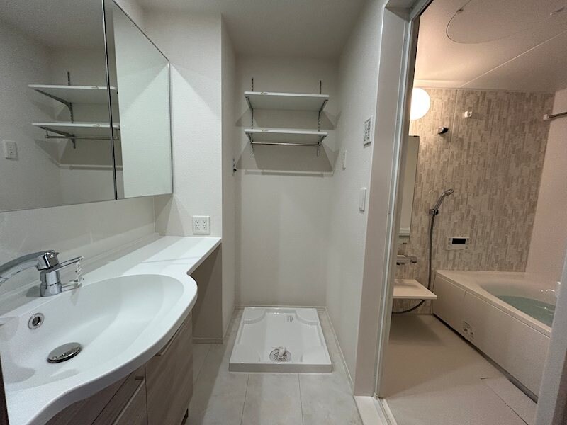 THREEの物件内観写真