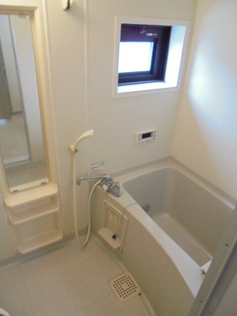 コンフォート轟Aの物件内観写真