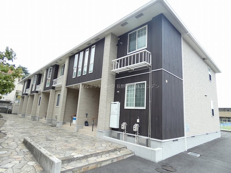 ル・カルムの物件外観写真