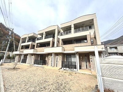 ガーデンハウス朝日山　Ｄの物件外観写真