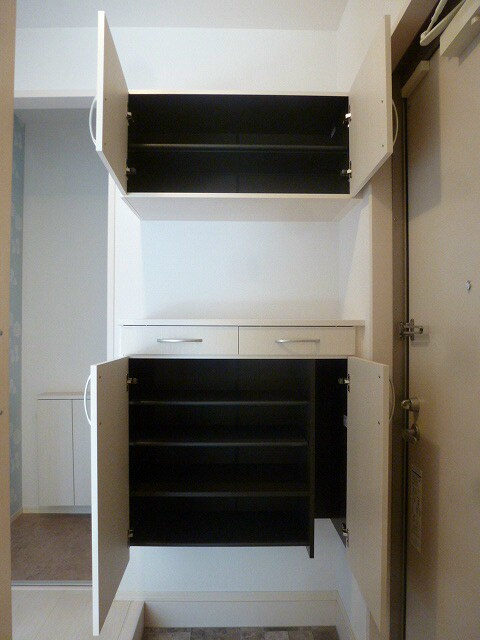 クレストコートの物件内観写真