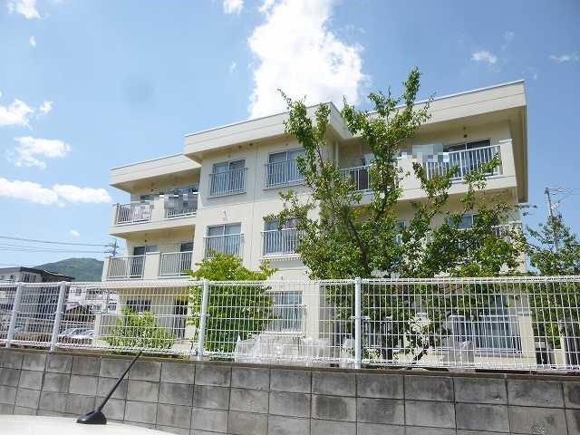 ブランサンク三輪の物件外観写真