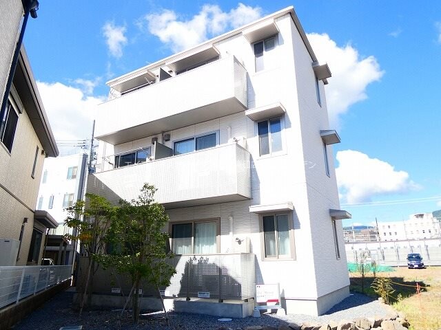 モンレーヴの物件外観写真