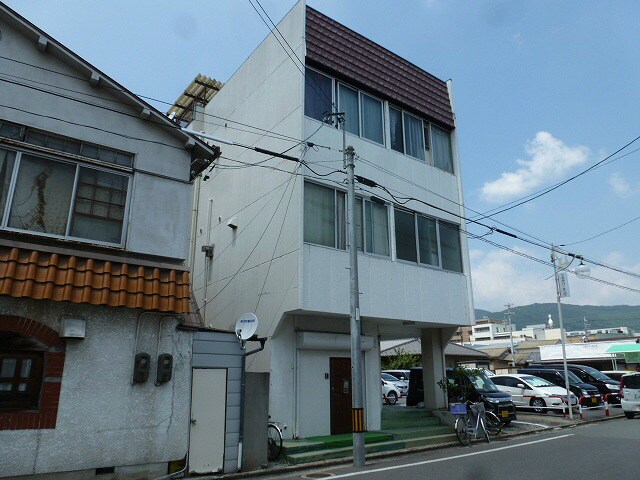 つるがハイツの物件外観写真