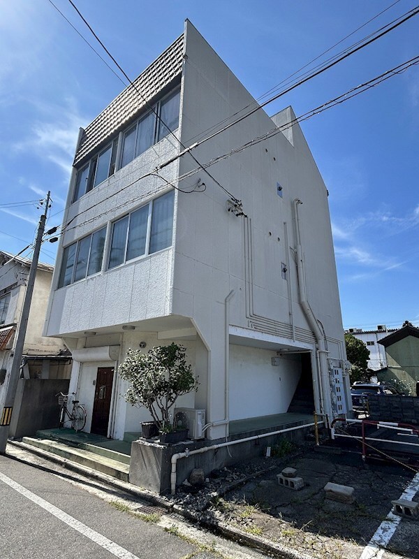 つるがハイツの物件外観写真