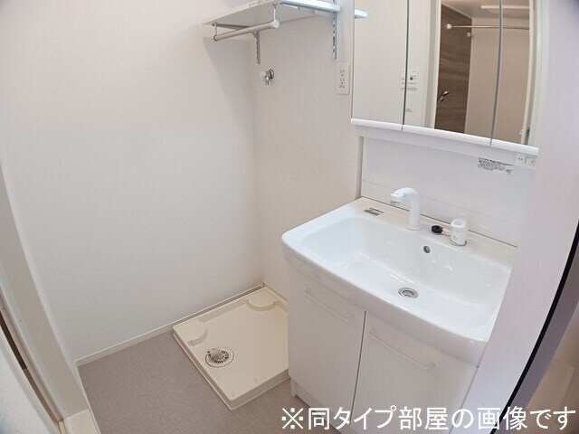 メゾンラテ稲葉の物件内観写真