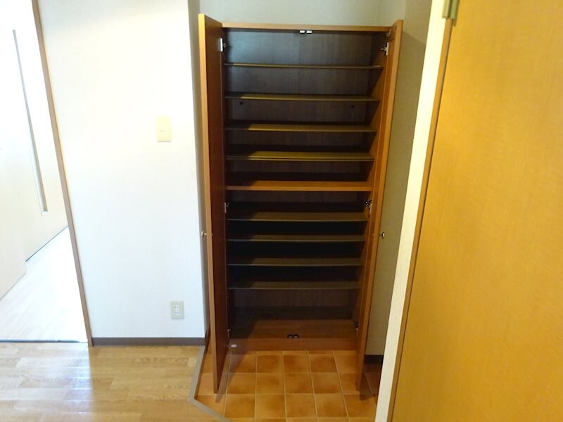 サープラス柳の物件内観写真