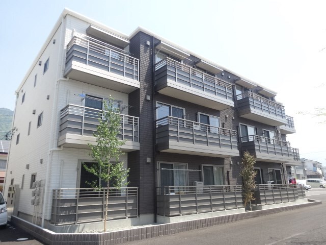 レシエルＷ棟の物件外観写真