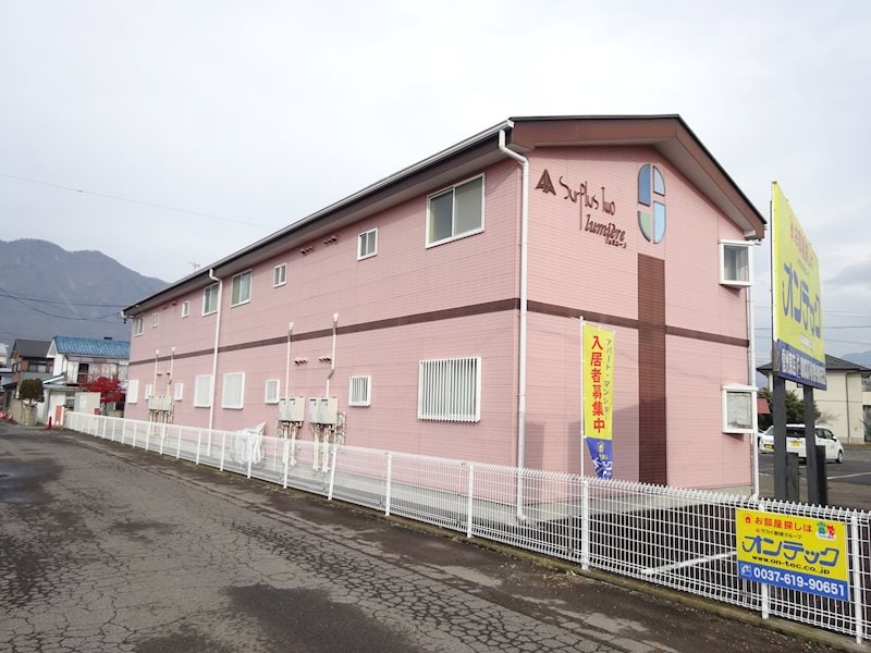 サープラス　トゥー　リュミエールの物件外観写真